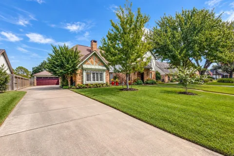 807 Longview Drive