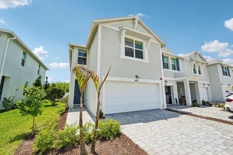 642 SALISBURY CIRCLE
