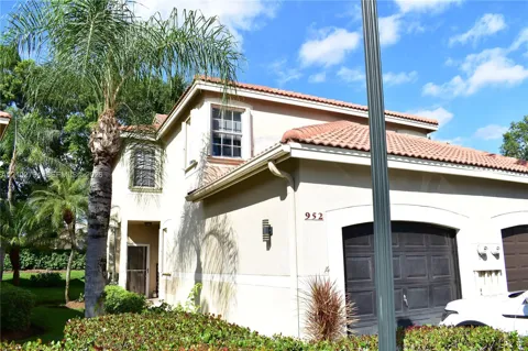 952 Sevilla Cir