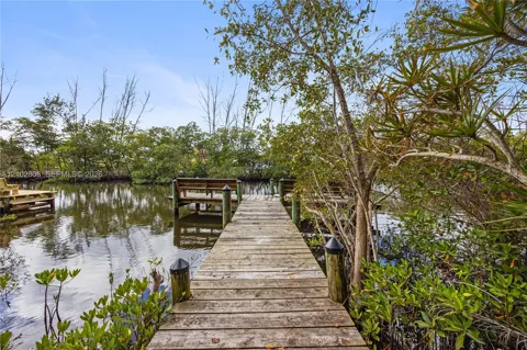 8962 SE Riverfront Ter