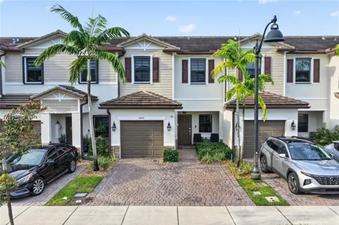 6007 W Paso Fino Pl