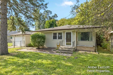 1305 Ball Avenue NE