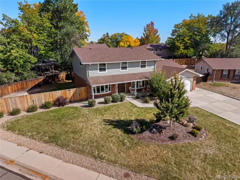 9816 W Iowa Drive