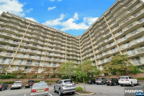 1077 River Road 1009