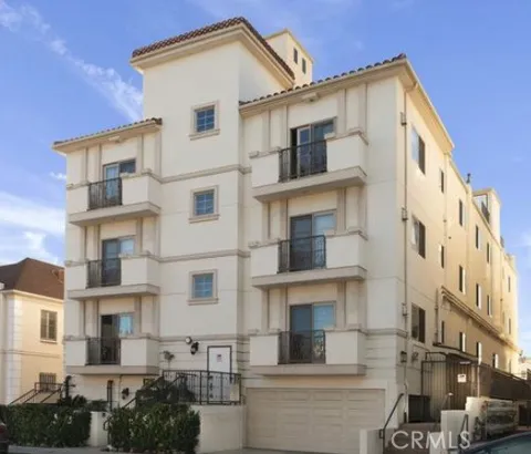 125 S Sweetzer Avenue #203