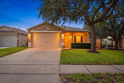 611 E Newport Bend