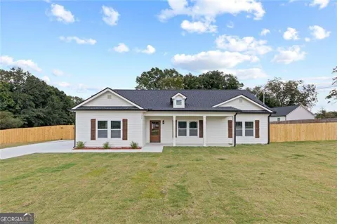1564 McIntosh RD