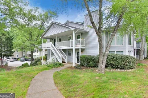 2104 Augusta DR SE