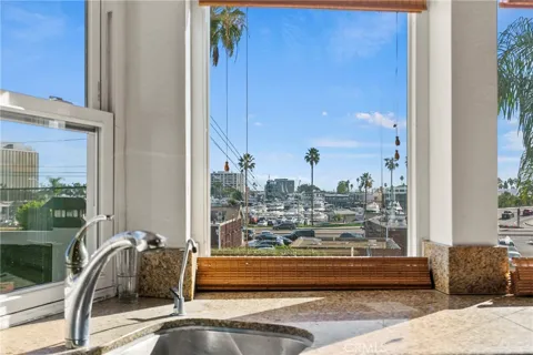 207 La Jolla