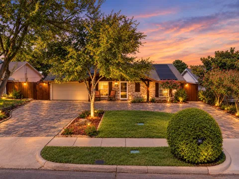 1405 Williamsburg Drive