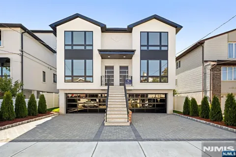 386 Lincoln Avenue