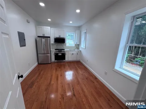 102 10th Street 1st floor re