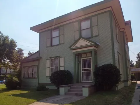 1105 Kings Highway