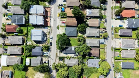 1825 NW 68TH TER