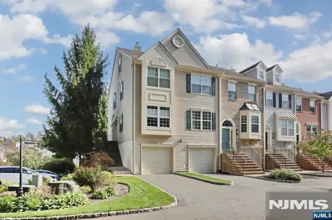 876 Somerset Court