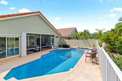 11270 Cloverleaf Circle
