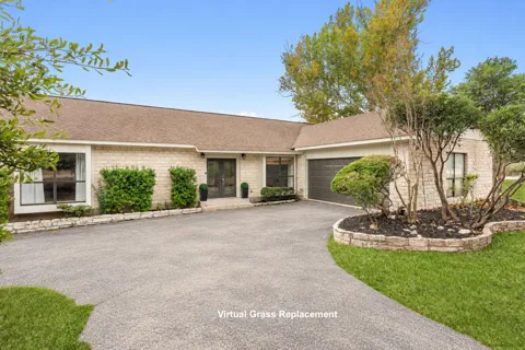 8501 Persimmon Grove