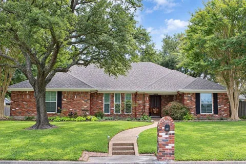 903 Canyon Drive