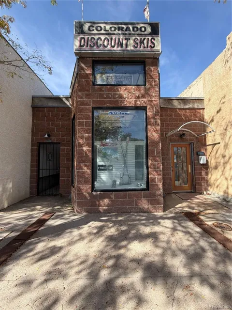 263 E AVENUE