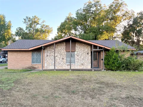 813 Circle Drive