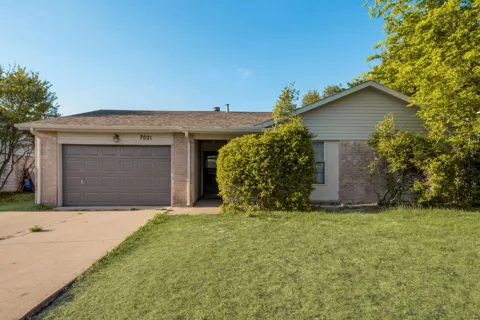 7021 Lincolnshire Lane