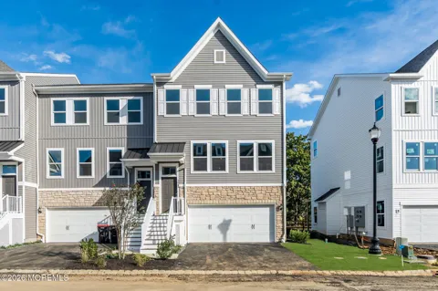 304 Shore Court