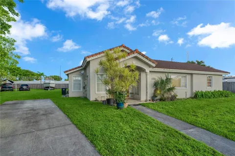 11525 SW 49th Ter