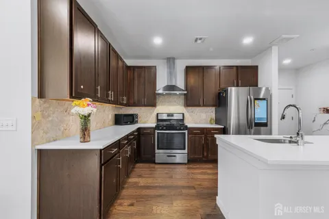 724 Lorhan Drive