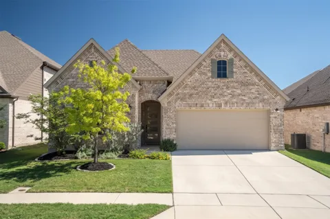 1373 Silverthorn Trail