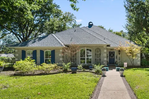 1601 Bridle Path