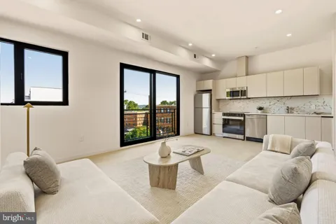 2117 M STREET NE #31