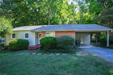 3809 Parkwood Drive