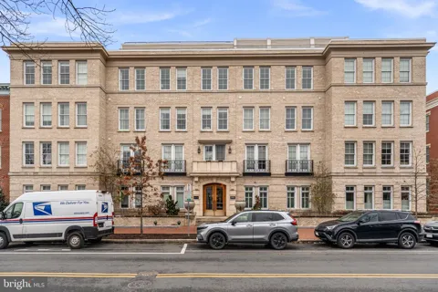 300 8TH STREET NE #102