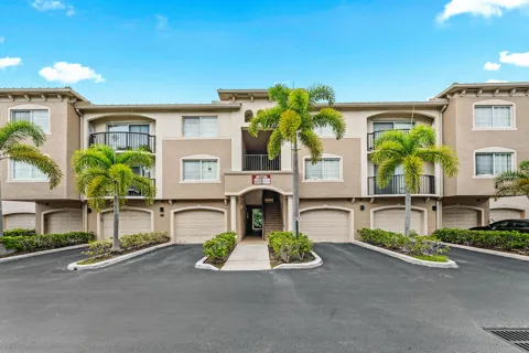 200 Crestwood Court #211