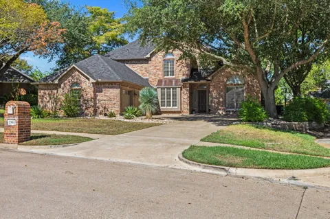 2304 Fairway Circle