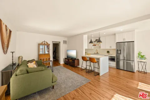 2621 Centinela Avenue #17