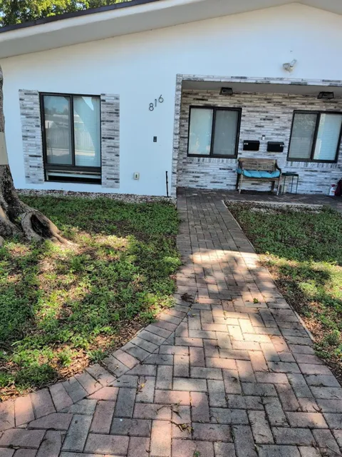 816 SW 12TH COURT