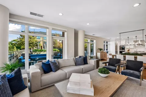 875 Lake Street #220