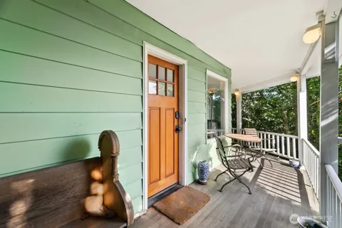 2112 NE 55th Street