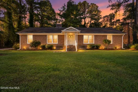 1707 Roxbury Drive