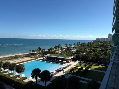 350 Ocean Dr #704N