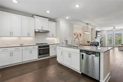 7938 Laurel Crest Drive