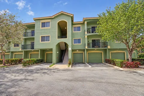 350 Crestwood Circle #308