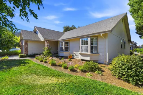 8295 Oakmont Drive