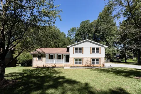 2882 Creek Drive