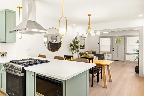 1132 W 56th