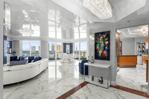 2600 Island Blvd #2603