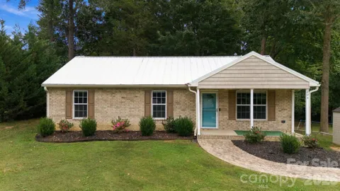 203 Crestview Drive