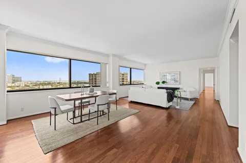 5000 Montrose Boulevard #21E