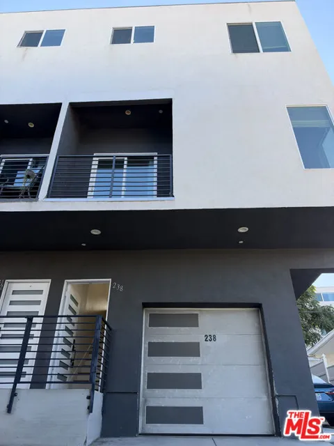 238 Park View